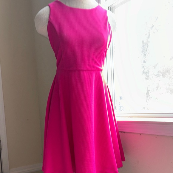 Pink dress - Picture 1 of 6